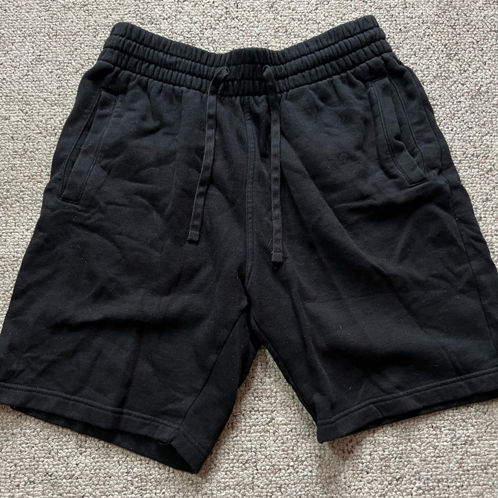 Men’s black H&M basic shorts
